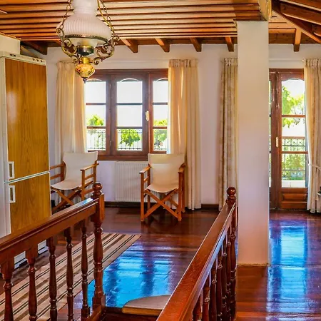 Elli Villa *