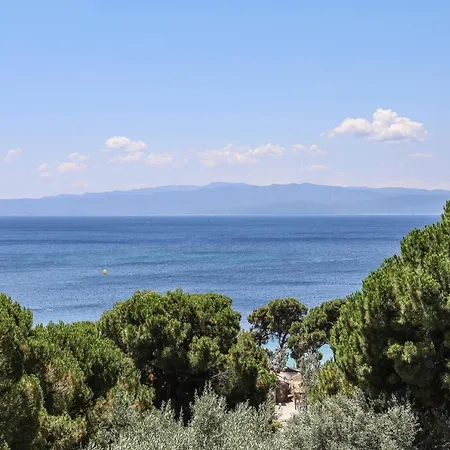 فيلة Elli Vromolimnos